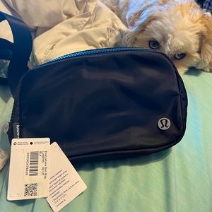 Lululemon Belt Bag in Black